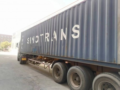 欧洲客户装柜70台柴油机发货