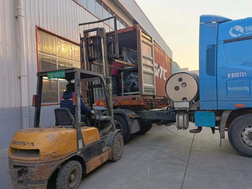 土耳其客户30台柴油机装柜发货