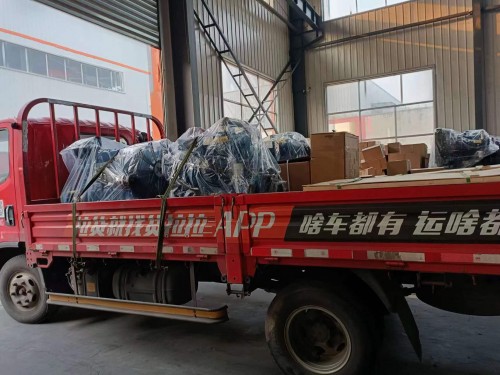 江西客户柴油机装车发货