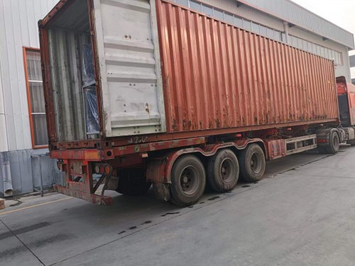 非洲客户柴油机装柜发货